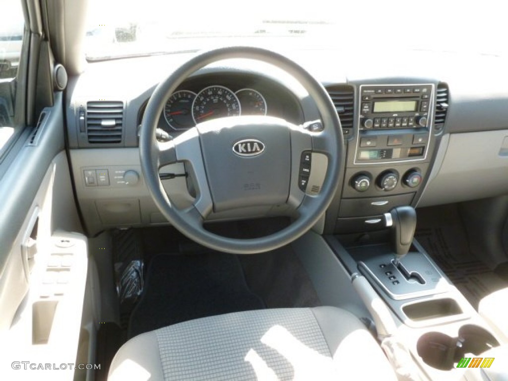 2009 Sorento LX 4x4 - Bright Silver / Gray photo #15