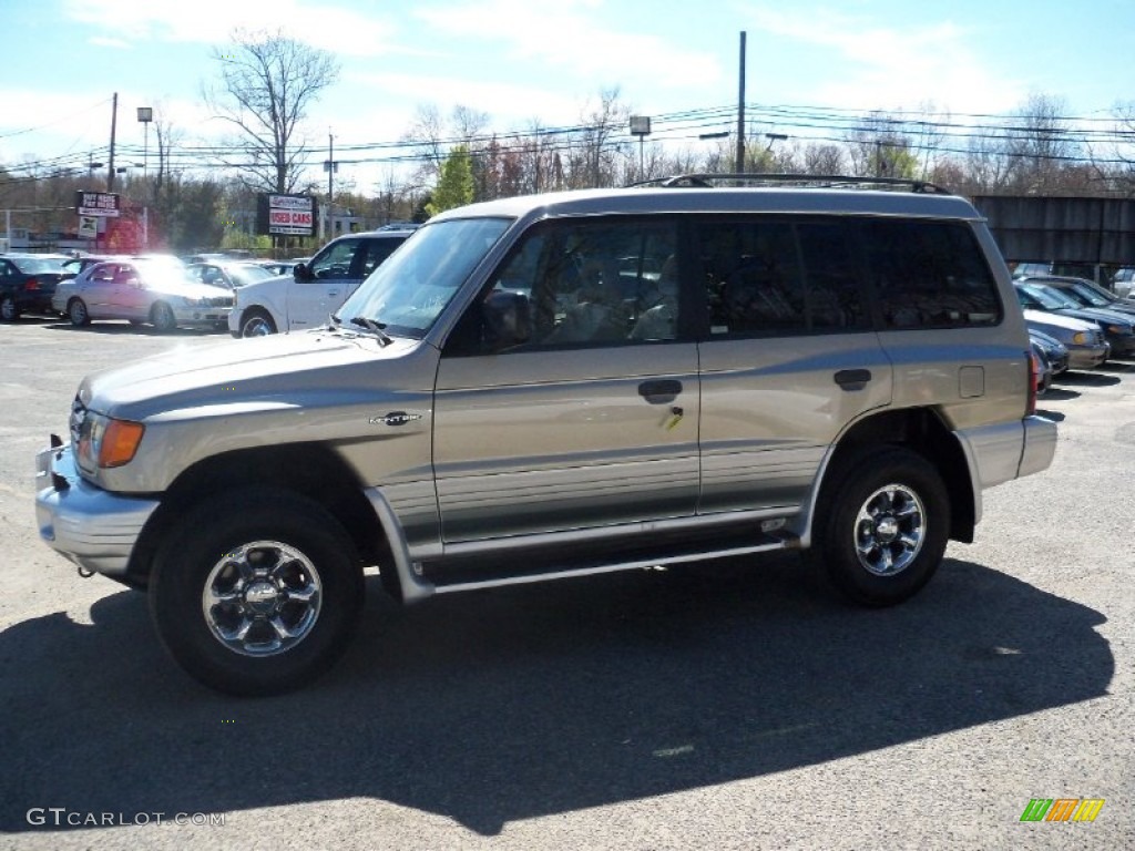 1999 Montero 4x4 - Sudan Beige Metallic / Tan photo #1
