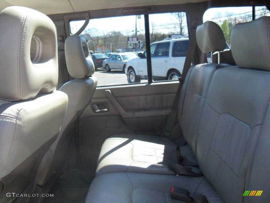 1999 Montero 4x4 - Sudan Beige Metallic / Tan photo #9