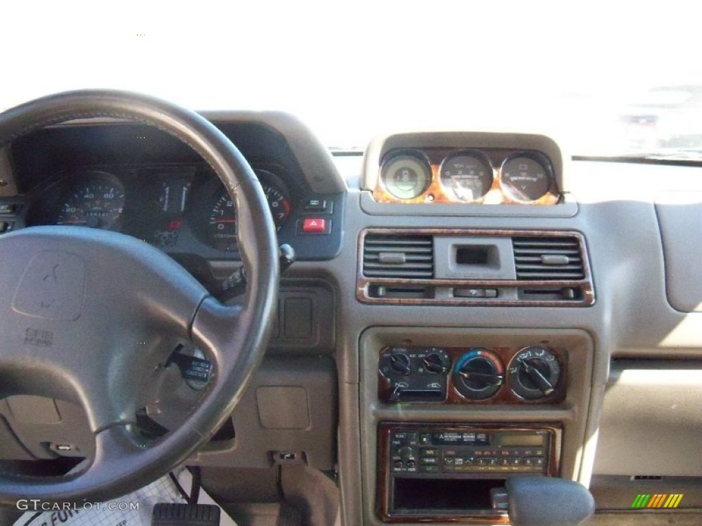 1999 Montero 4x4 - Sudan Beige Metallic / Tan photo #11