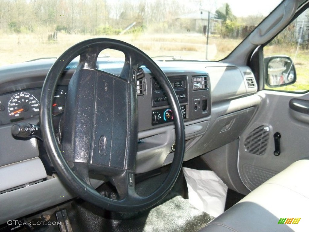 2004 F250 Super Duty XL Regular Cab - Oxford White / Medium Flint photo #11