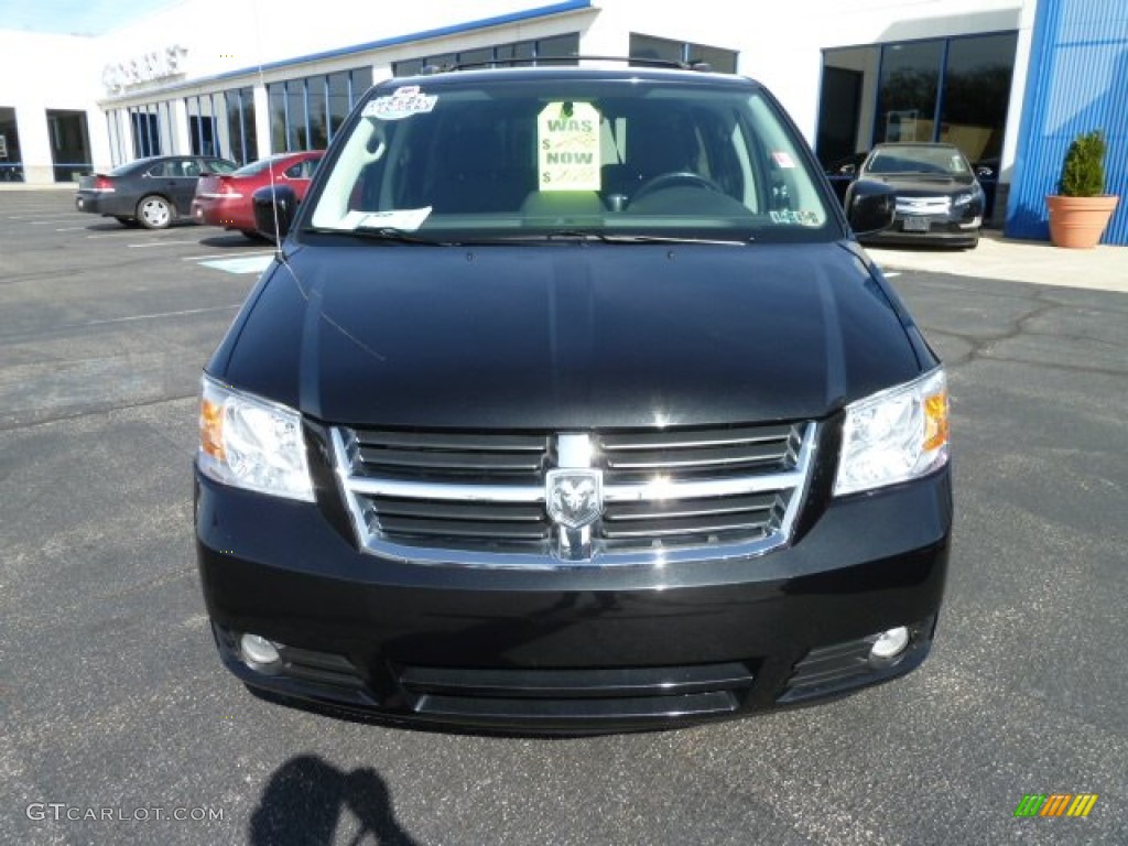 2010 Grand Caravan SXT - Brilliant Black Crystal Pearl / Dark Slate Gray/Light Shale photo #8