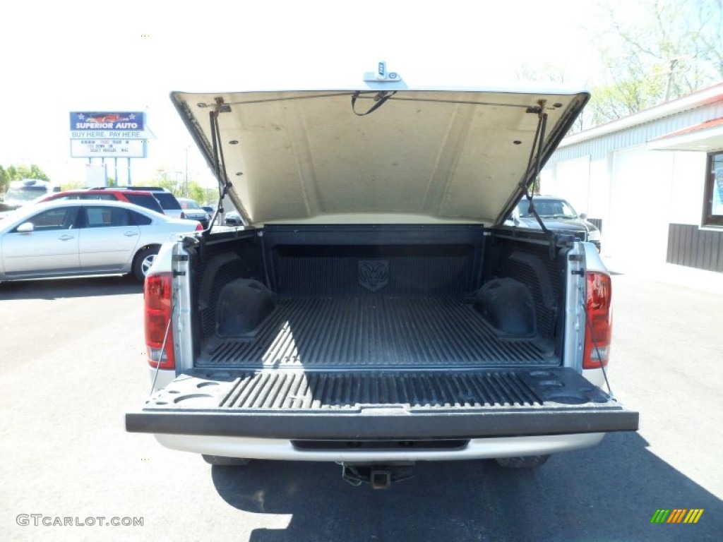 2002 Ram 1500 Sport Quad Cab 4x4 - Bright Silver Metallic / Navy Blue photo #16