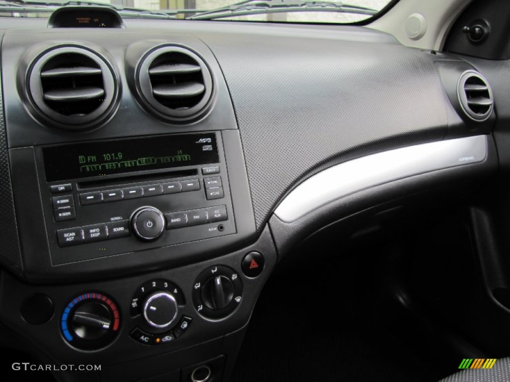 2010 Aveo LS Sedan - Bright Blue / Charcoal photo #12