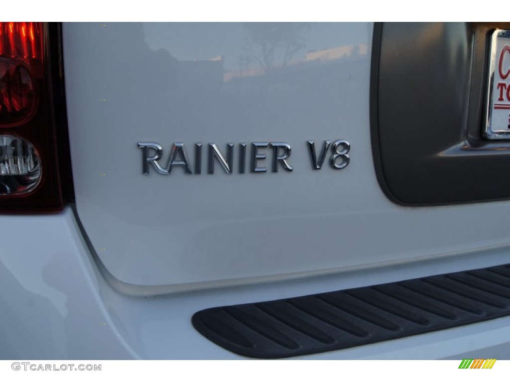 2004 Rainier CXL AWD - Olympic White / Medium Pewter photo #21