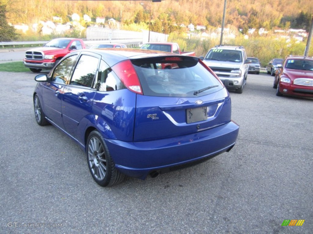 2004 Focus SVT Hatchback - Sonic Blue Metallic / Black photo #8