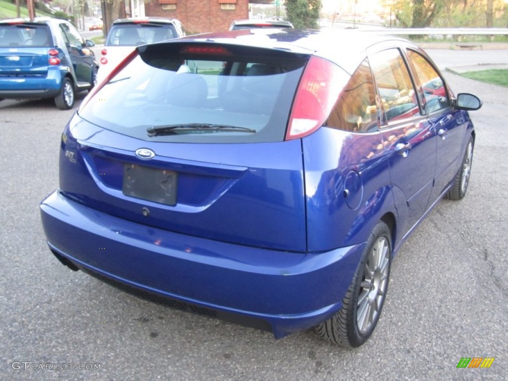 2004 Focus SVT Hatchback - Sonic Blue Metallic / Black photo #10