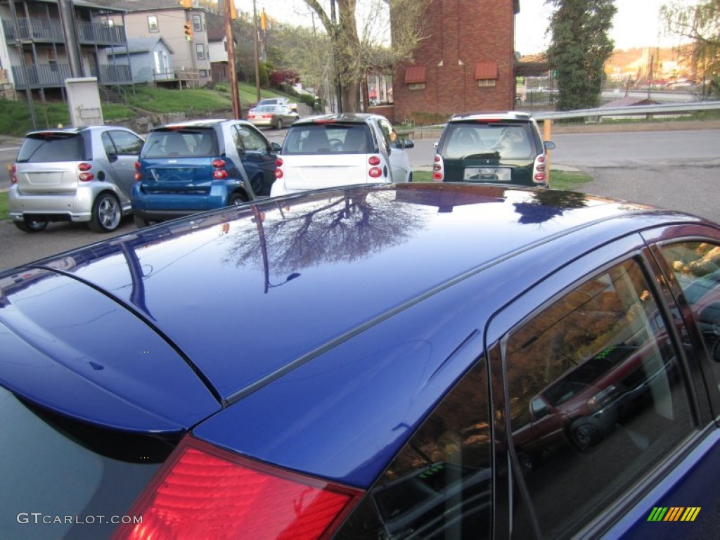 2004 Focus SVT Hatchback - Sonic Blue Metallic / Black photo #13