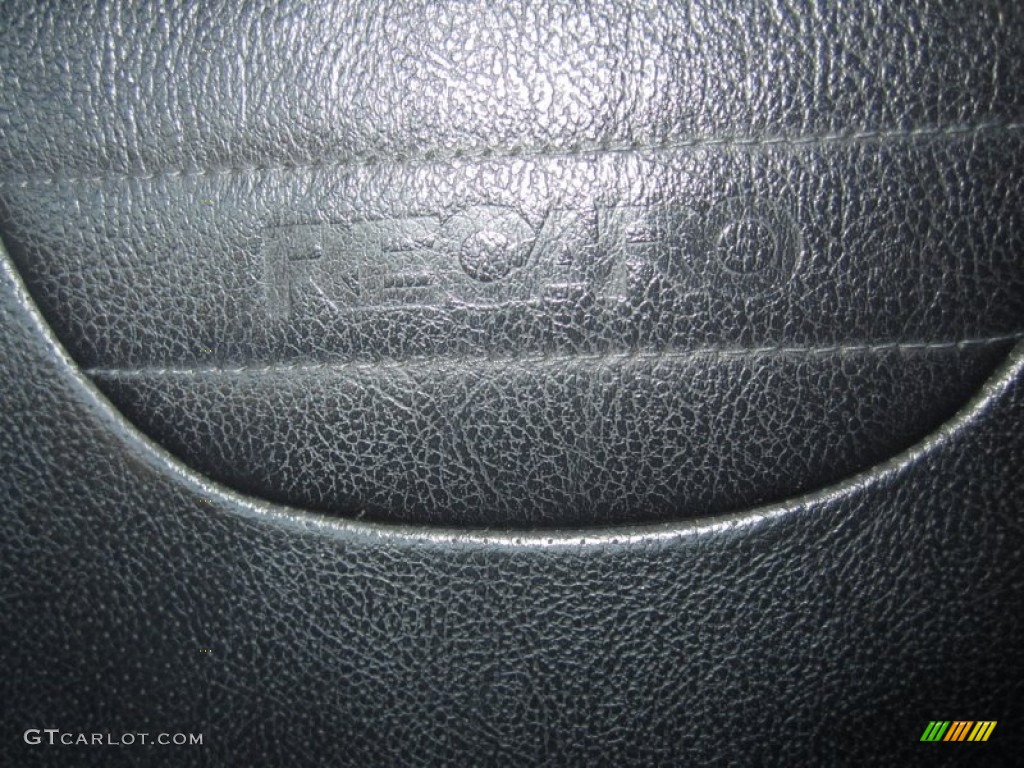 2004 Ford Focus SVT Hatchback Marks and Logos Photo #63464404