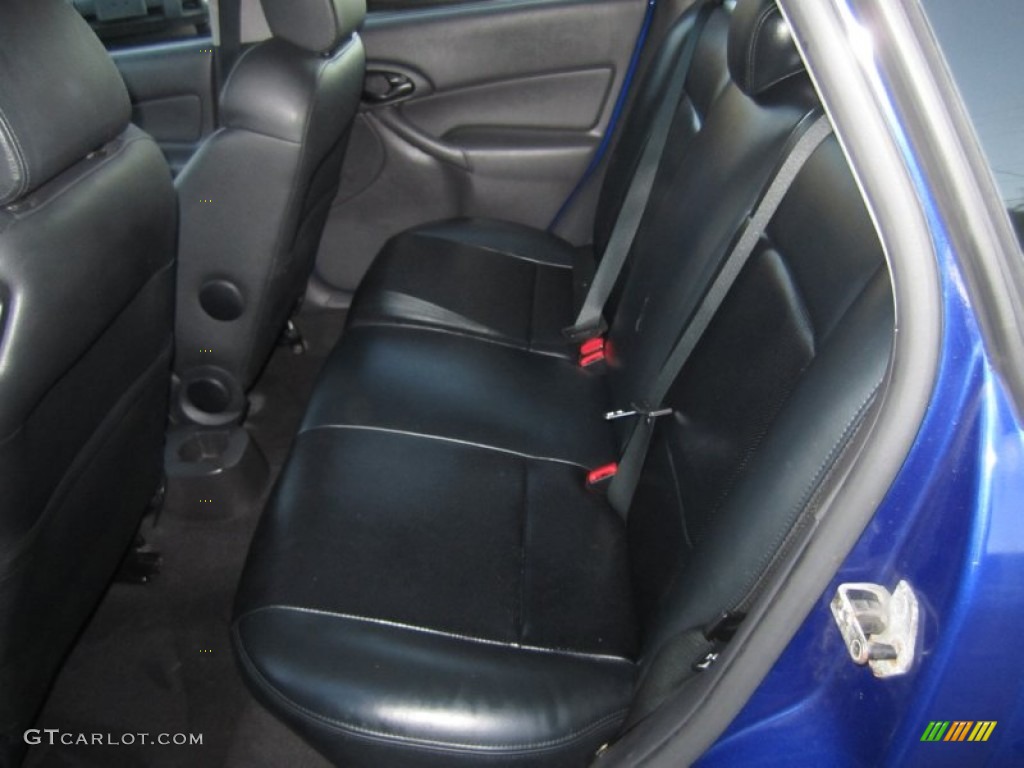 2004 Focus SVT Hatchback - Sonic Blue Metallic / Black photo #19
