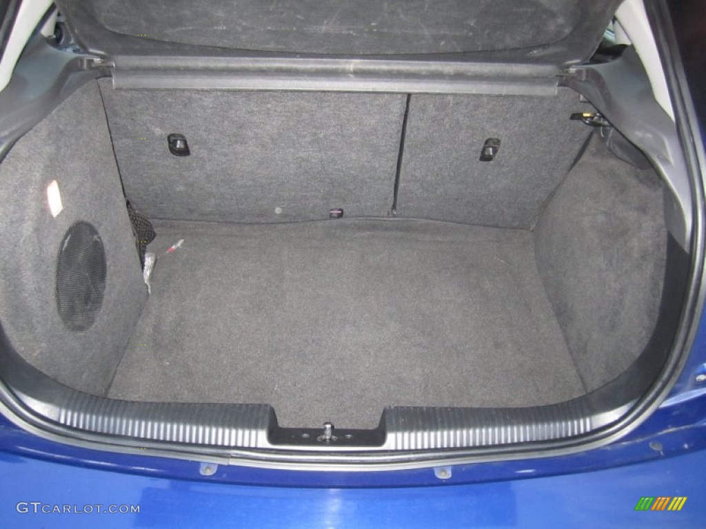 2004 Ford Focus SVT Hatchback Trunk Photo #63464428