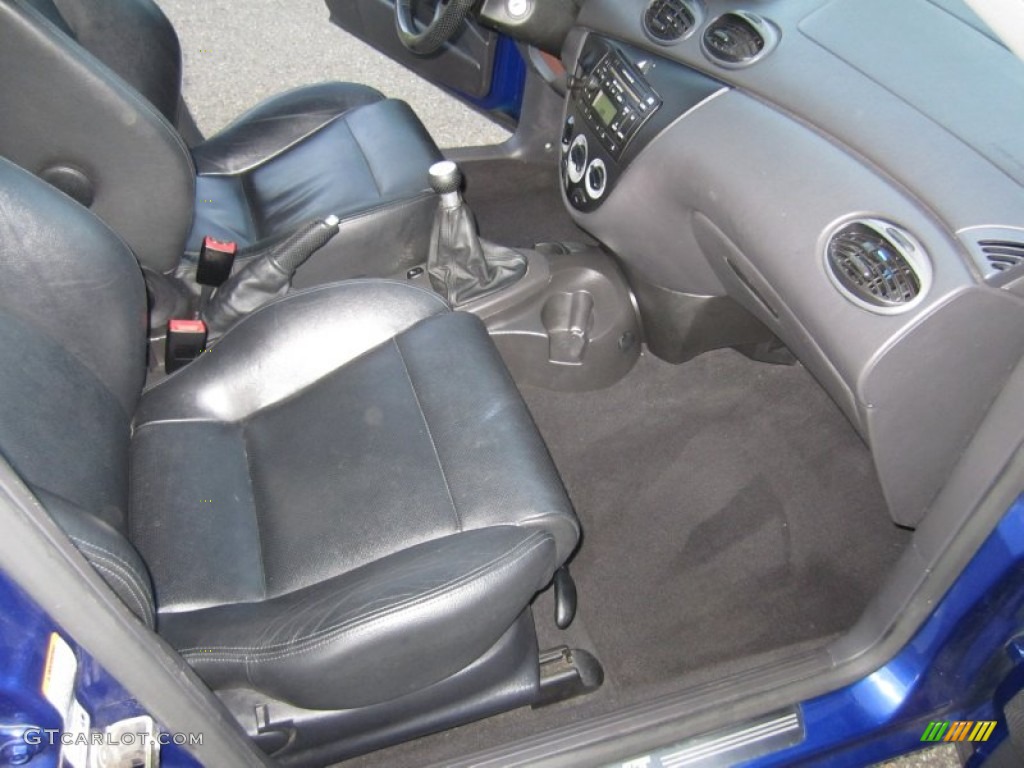 Black Interior 2004 Ford Focus SVT Hatchback Photo #63464464