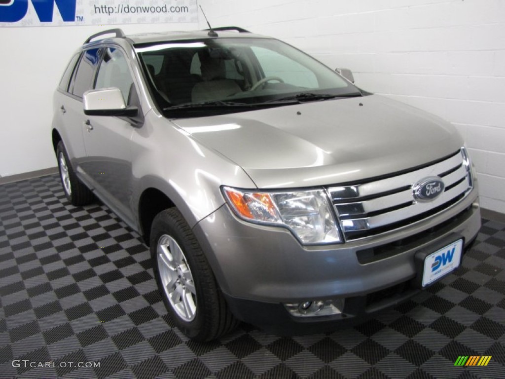 Vapor Silver Metallic Ford Edge