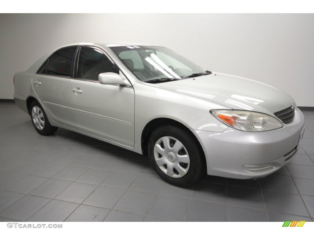 2002 Lunar Mist Metallic Toyota Camry LE 63450881 Car