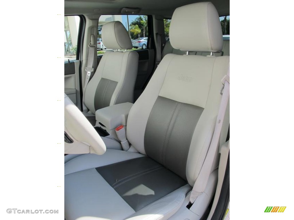 2005 Grand Cherokee Limited 4x4 - Stone White / Dark Khaki/Light Graystone photo #9