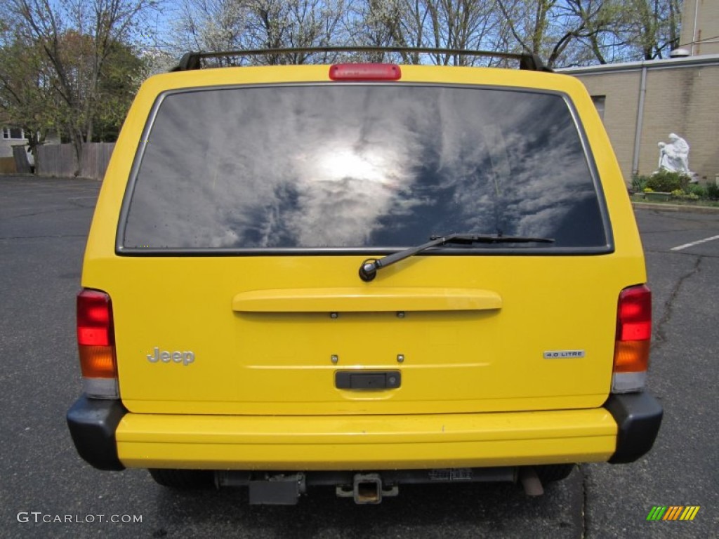 2001 Cherokee Sport 4x4 - Solar Yellow / Agate photo #6