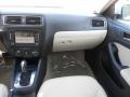 Candy White - Jetta SE Sedan Photo No. 15