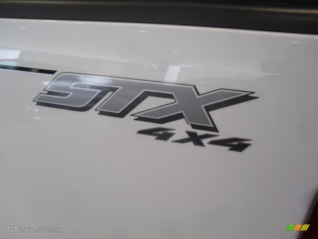 2007 F150 STX SuperCab 4x4 - Oxford White / Medium Flint photo #16