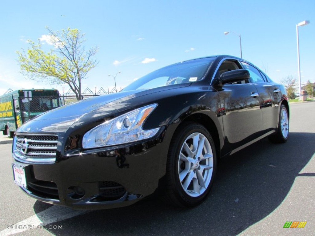 2011 Maxima 3.5 S - Super Black / Charcoal photo #1