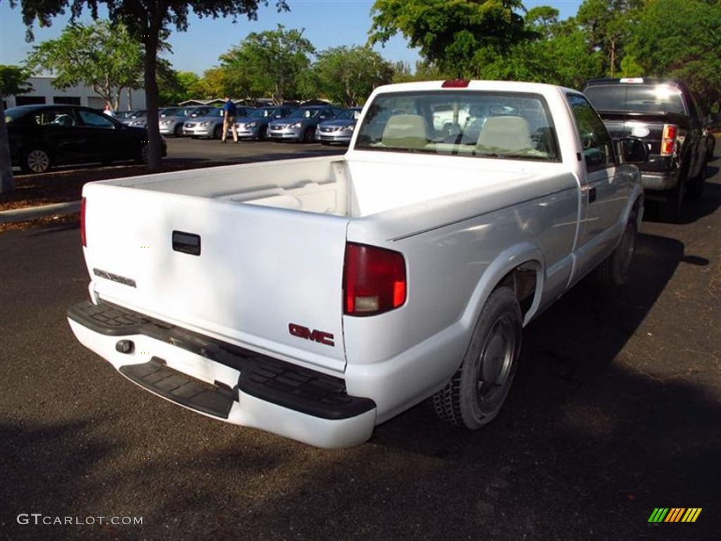 2002 Sonoma SLS Regular Cab - Summit White / Graphite photo #2