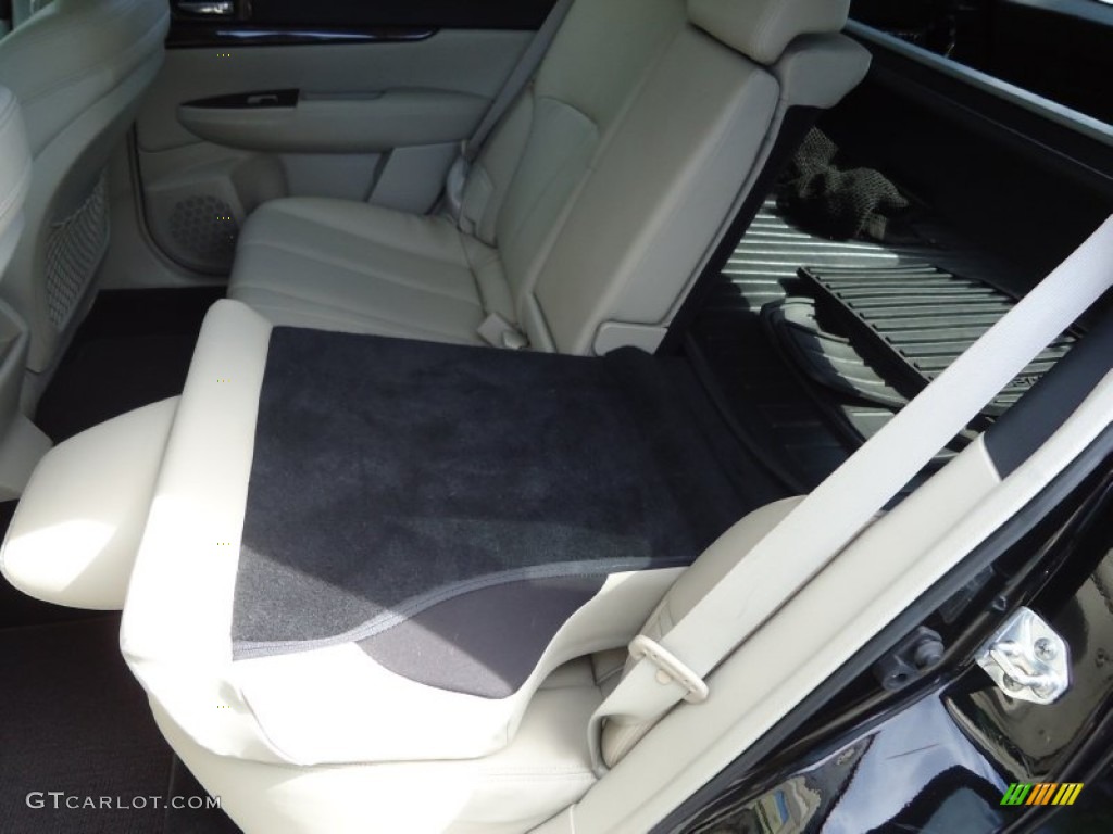 2011 Outback 2.5i Limited Wagon - Crystal Black Silica / Off Black photo #38