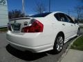 Ivory Pearl - M 35x Sedan Photo No. 5