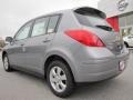 Magnetic Gray Metallic - Versa 1.8 S Hatchback Photo No. 3