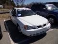 2004 Summit White Pontiac Grand Am SE Sedan  photo #1