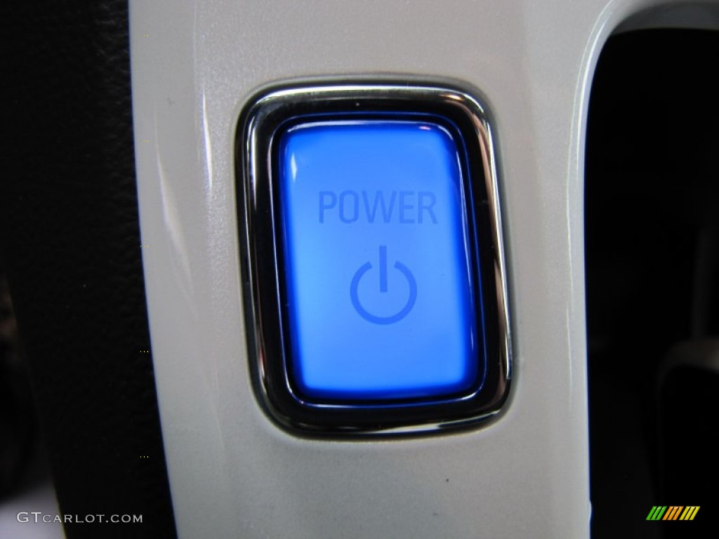 2012 Chevrolet Volt Hatchback Controls Photo #63499897