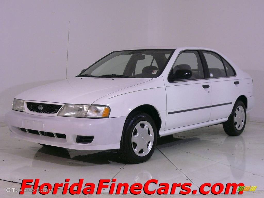 Cloud White Nissan Sentra