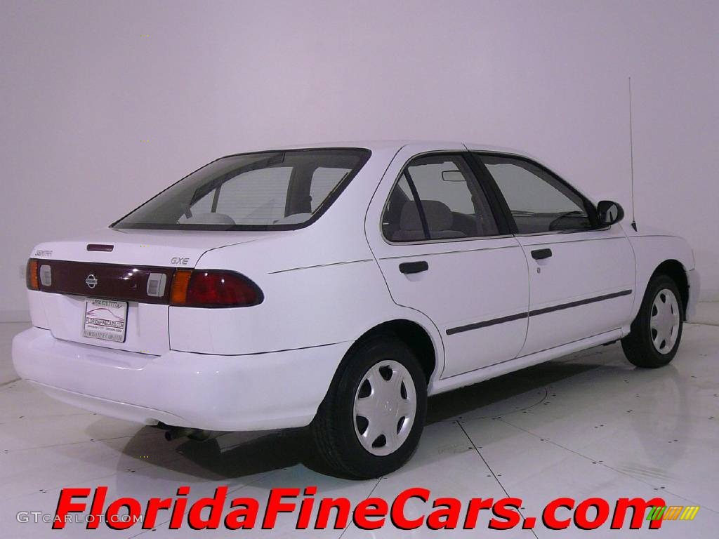 1998 white nissan sentra