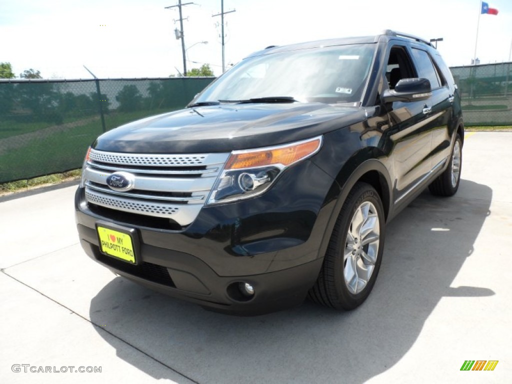 2013 Explorer XLT - Tuxedo Black Metallic / Charcoal Black photo #7