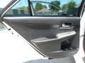 Super White - Camry SE Photo No. 20
