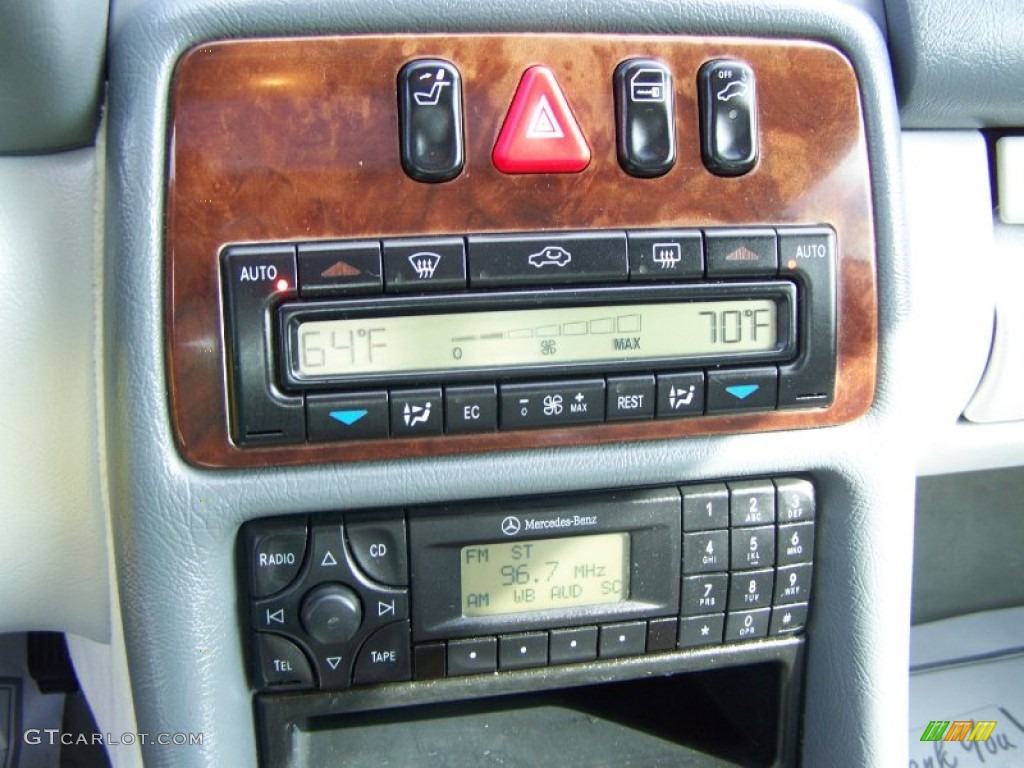 2001 Mercedes-Benz CLK 320 Coupe Controls Photo #63511765