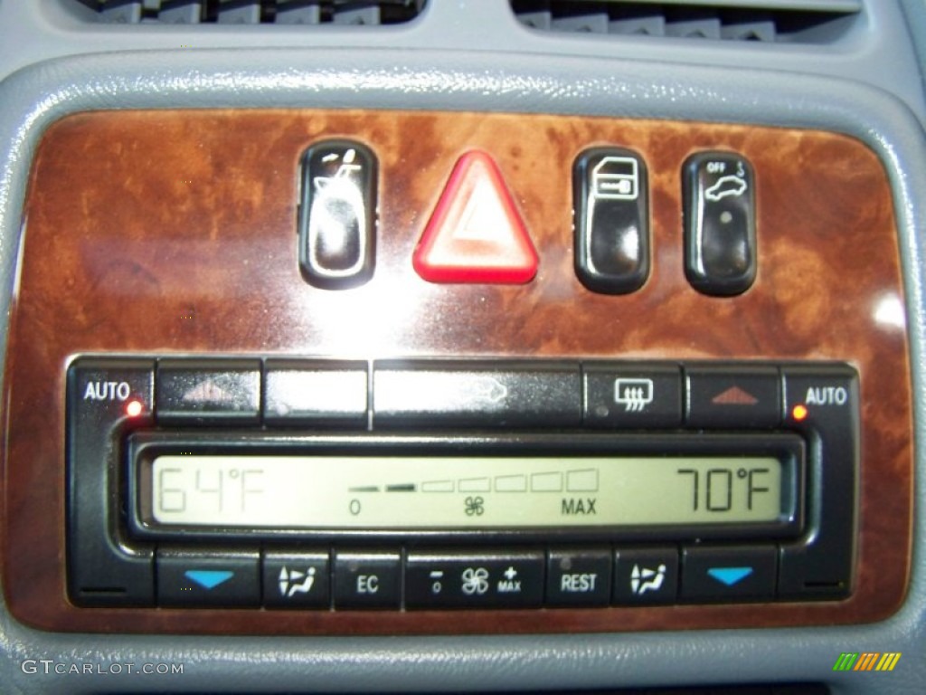 2001 Mercedes-Benz CLK 320 Coupe Controls Photo #63511771
