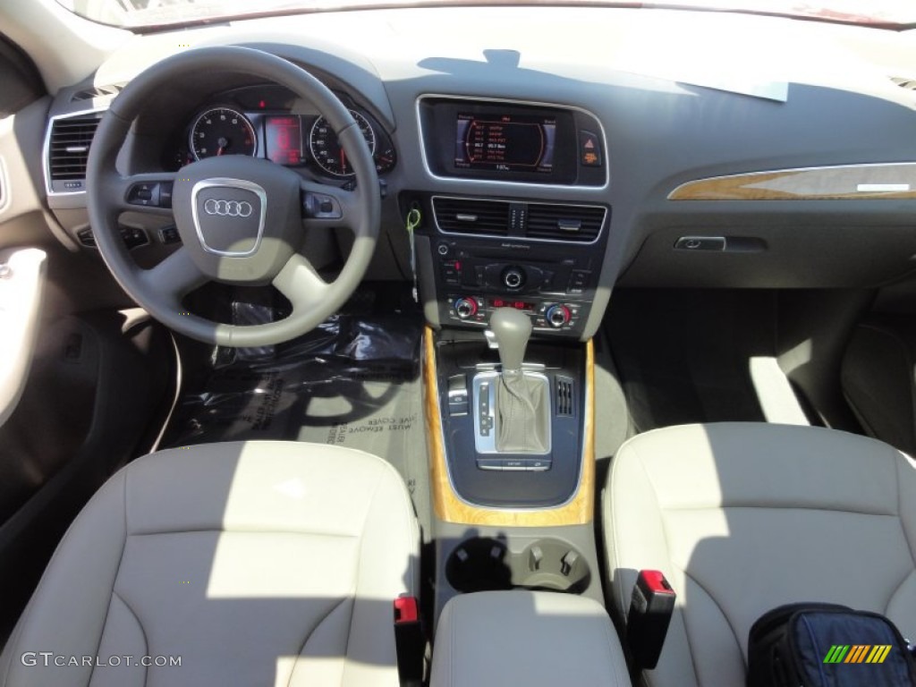 2009 Q5 3.2 Premium quattro - Garnet Red Pearl Effect / Cardamom Beige photo #27