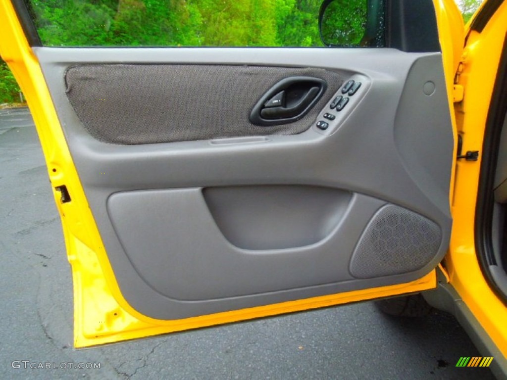 2002 Escape XLT V6 4WD - Chrome Yellow / Medium Graphite photo #7
