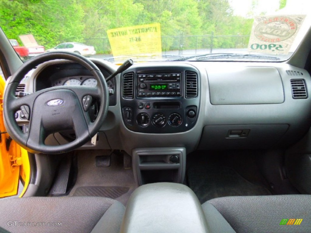 2002 Escape XLT V6 4WD - Chrome Yellow / Medium Graphite photo #15