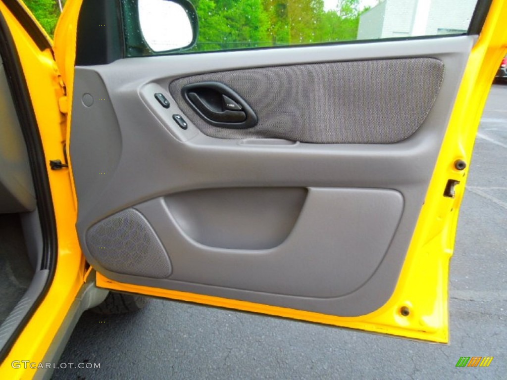 2002 Escape XLT V6 4WD - Chrome Yellow / Medium Graphite photo #20