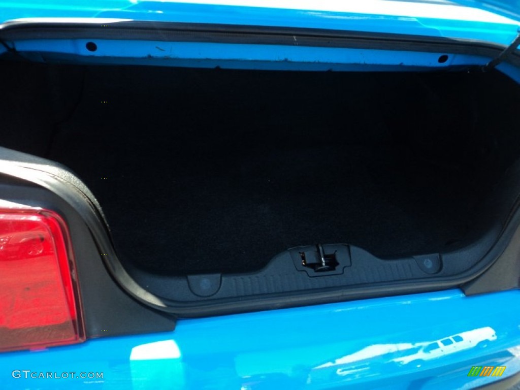 2010 Mustang V6 Premium Convertible - Grabber Blue / Stone photo #32