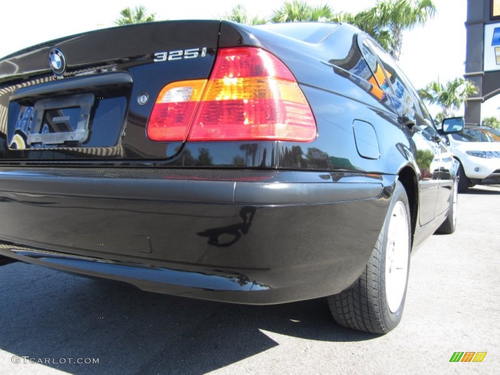 2002 3 Series 325i Sedan - Jet Black / Sand photo #12