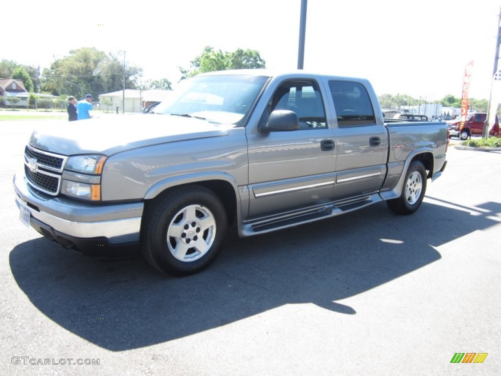 2006 Silverado 1500 LT Crew Cab - Graystone Metallic / Medium Gray photo #12