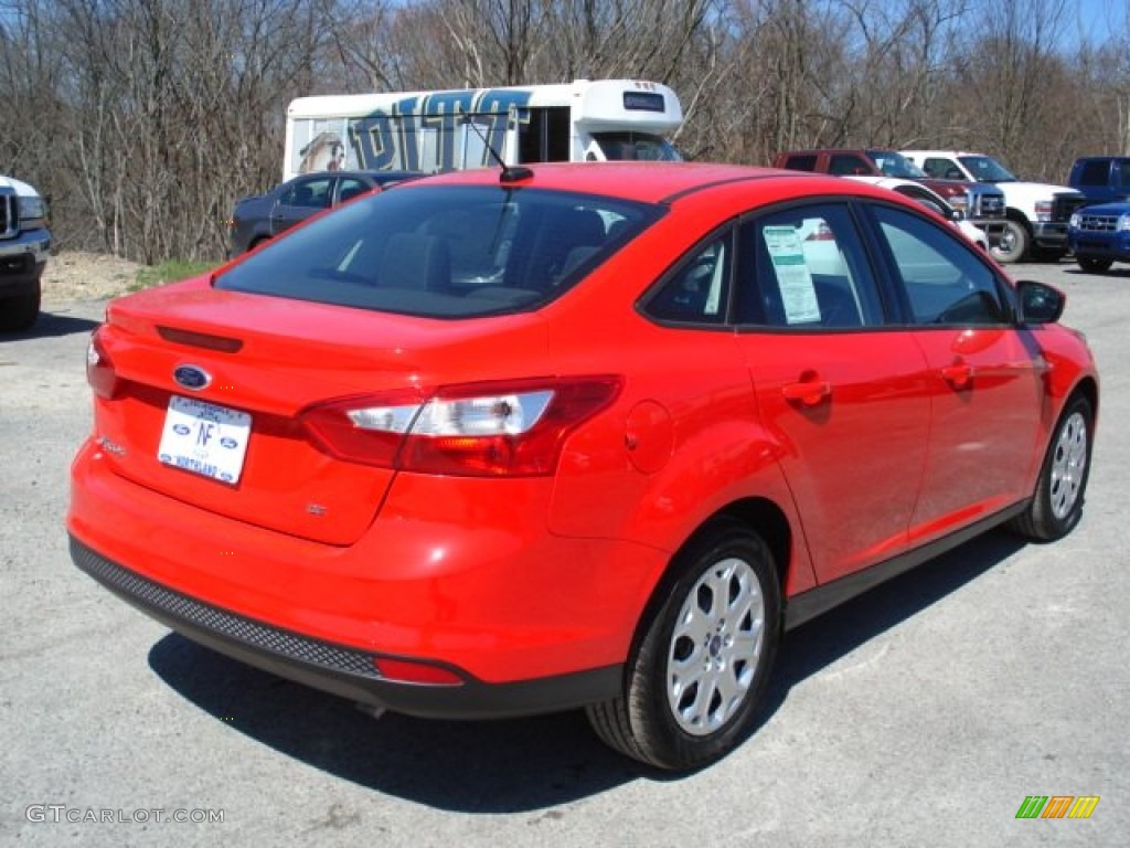 2012 Focus SE Sedan - Race Red / Charcoal Black photo #8