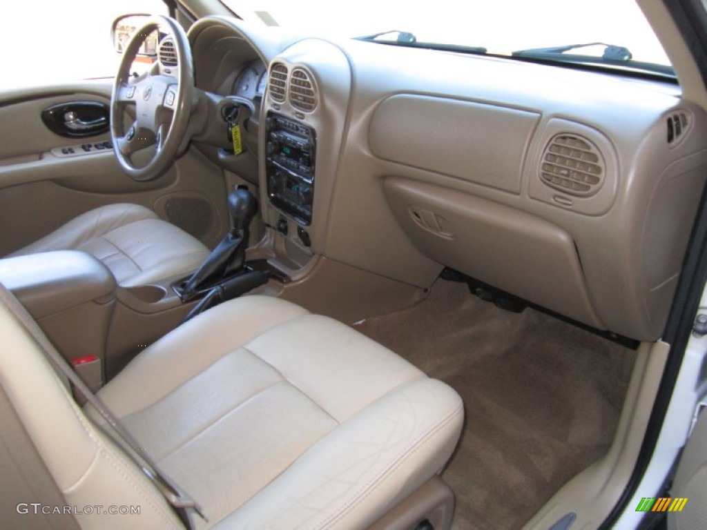 2004 Rainier CXL AWD - Olympic White / Light Cashmere photo #16