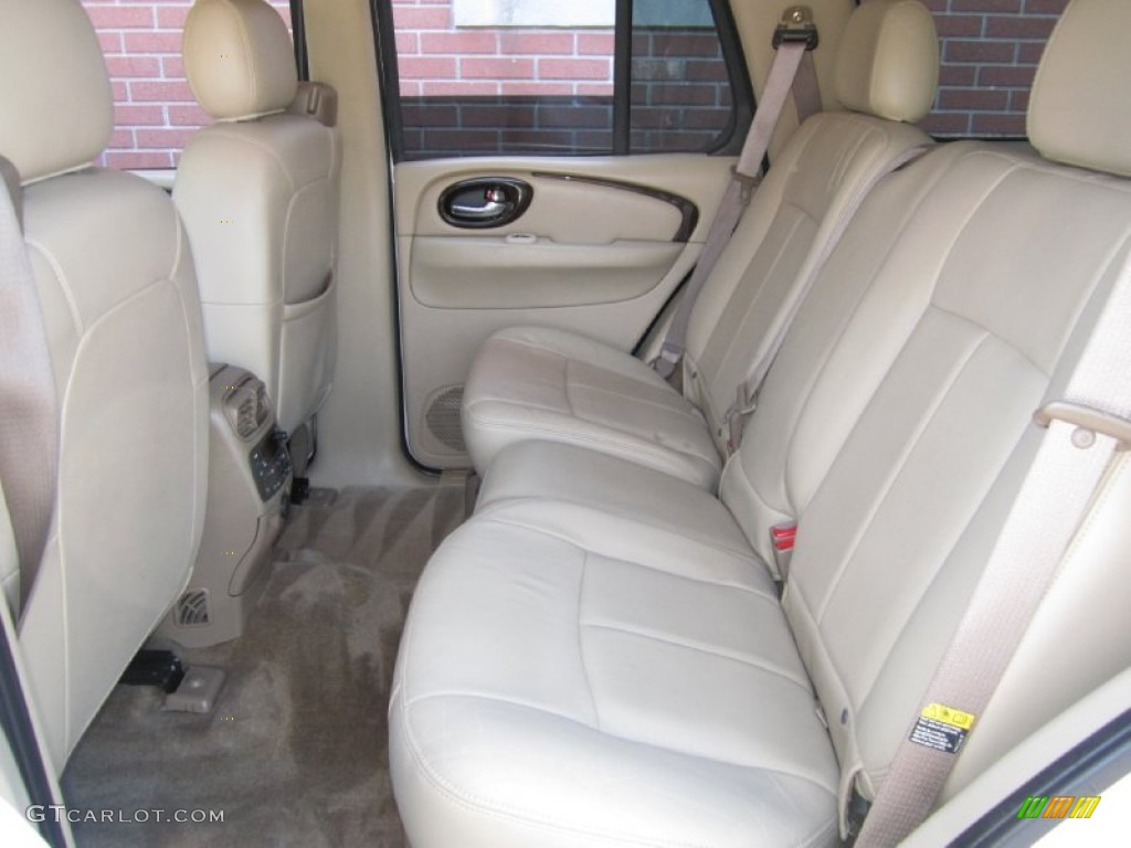 2004 Rainier CXL AWD - Olympic White / Light Cashmere photo #17