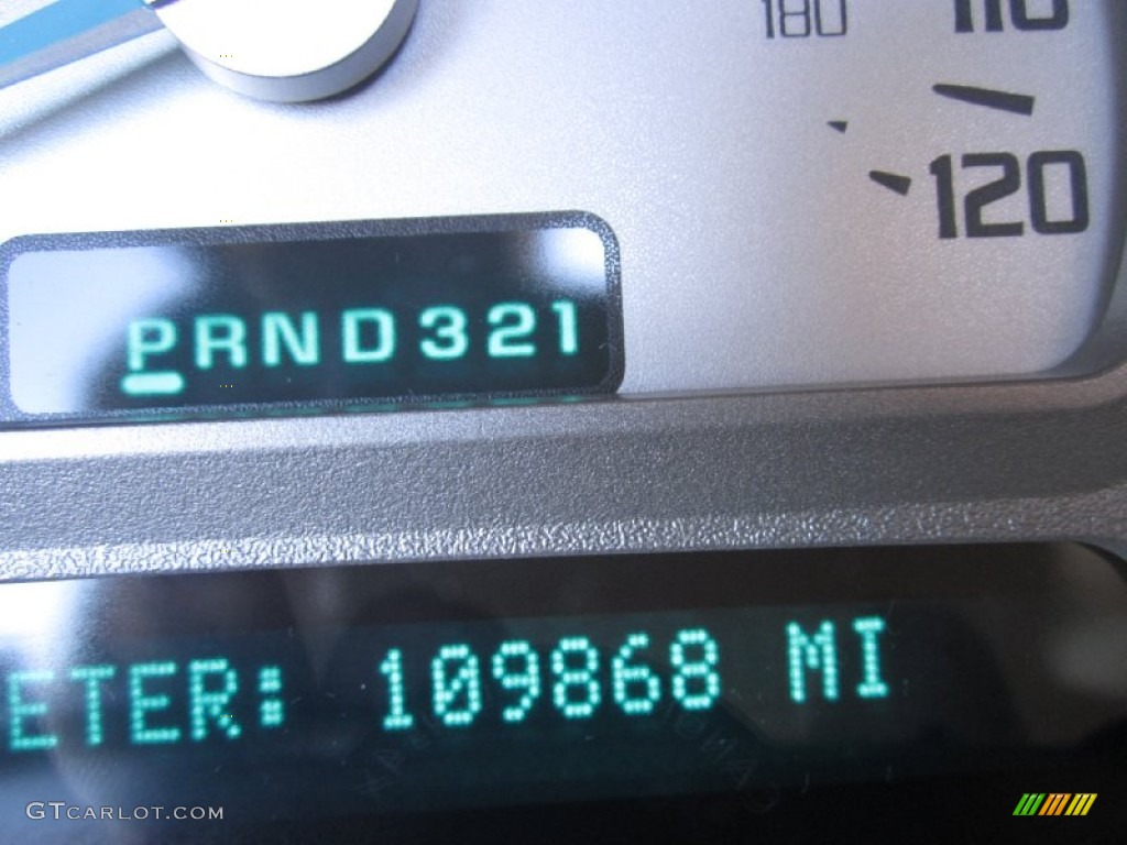 2004 Rainier CXL AWD - Olympic White / Light Cashmere photo #23