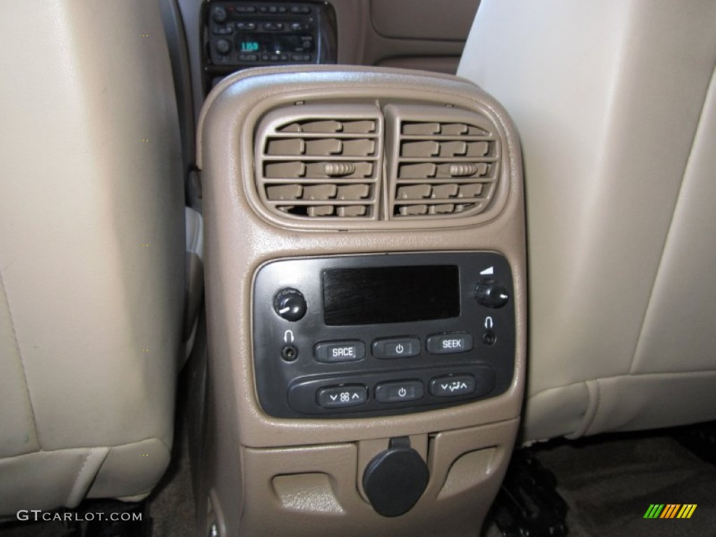 2004 Rainier CXL AWD - Olympic White / Light Cashmere photo #24