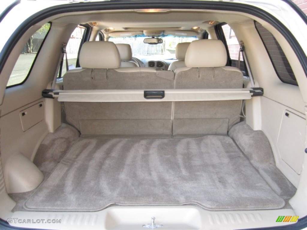 2004 Rainier CXL AWD - Olympic White / Light Cashmere photo #25