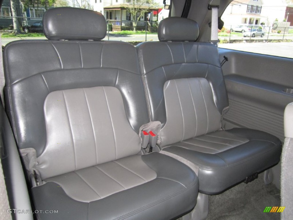 Medium Pewter Interior 2004 GMC Envoy XL SLT 4x4 Photo #63529803