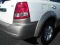 2004 Clear White Kia Sorento EX  photo #9